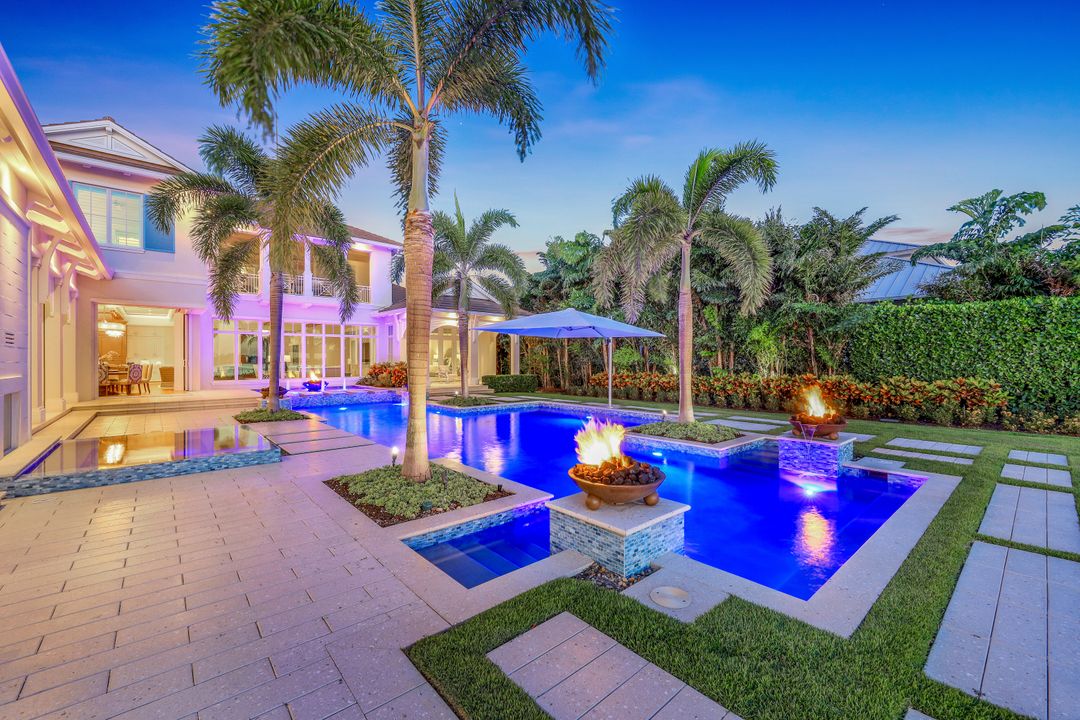 17412 Via Lugano Ct, Miromar Lakes, FL 33913