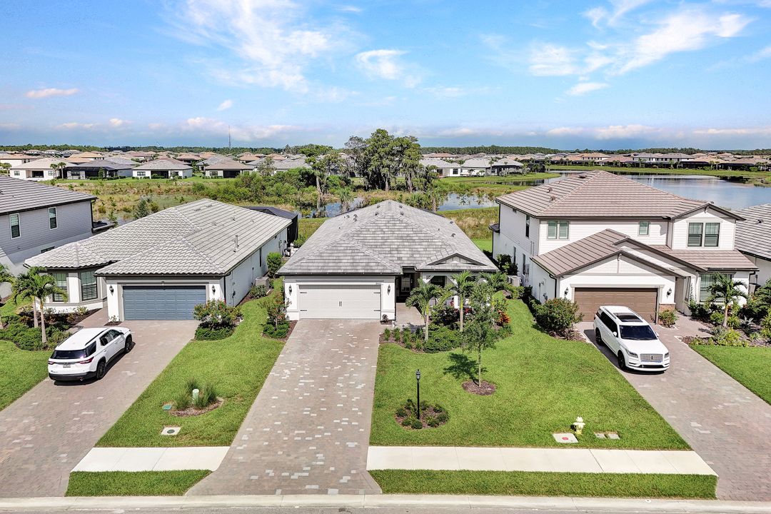 20442 Pebble Gln Dr, Estero, FL 33928