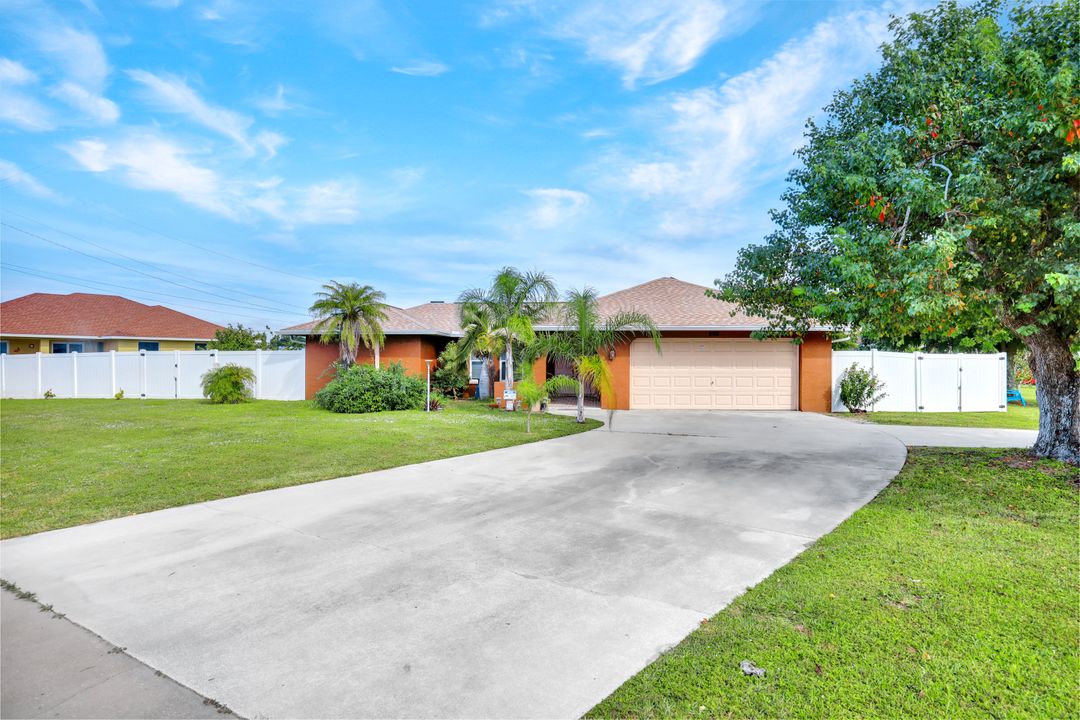 903 SE 19th Terrace, Cape Coral, FL 33990