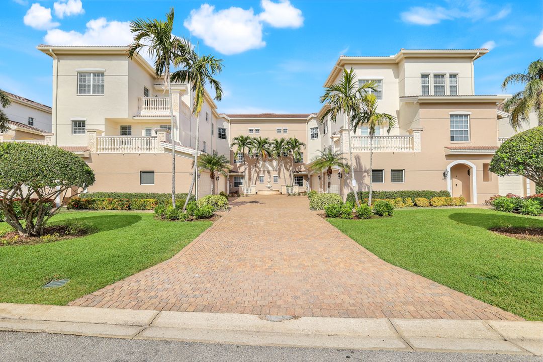 514 Avellino Isles Cir #3102, Naples, FL 34119