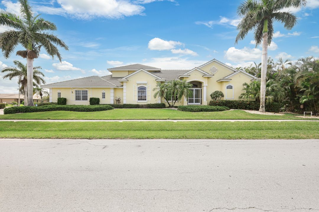 514 N Barfield Dr, Marco Island, FL 34145