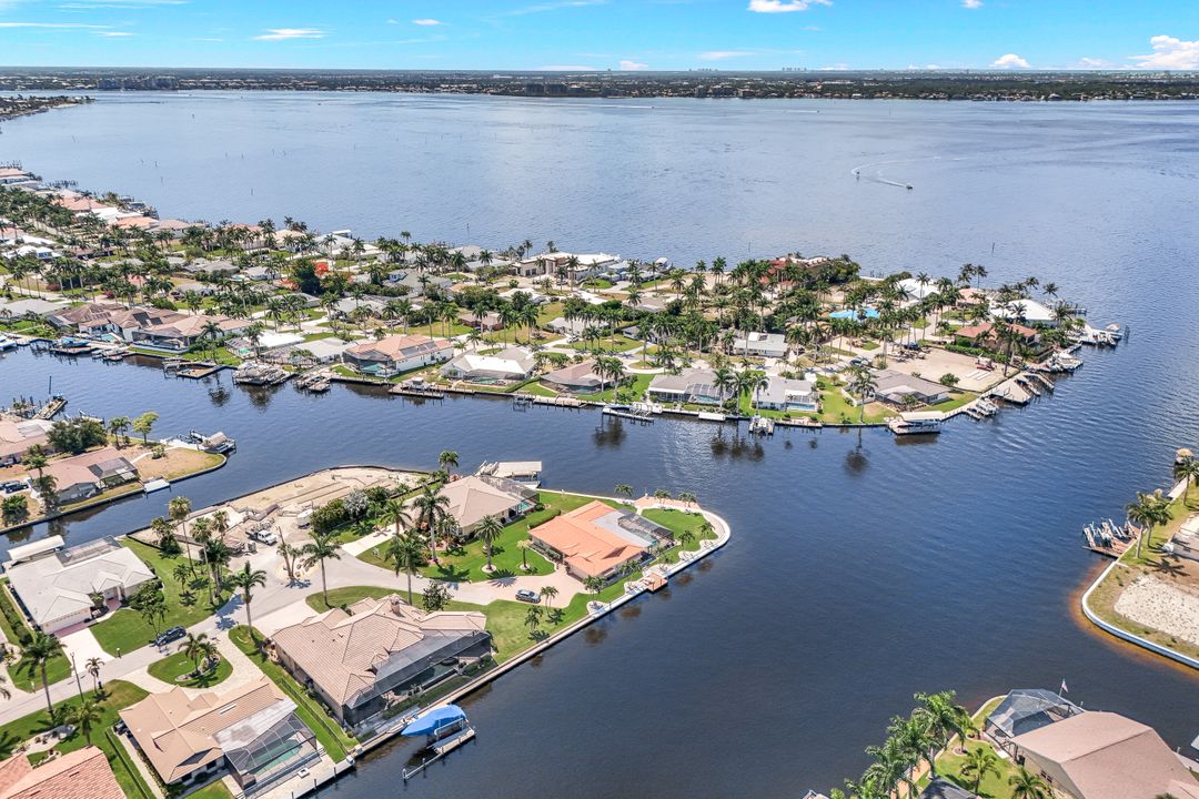 5342 Bayside Ct, Cape Coral, FL 33904