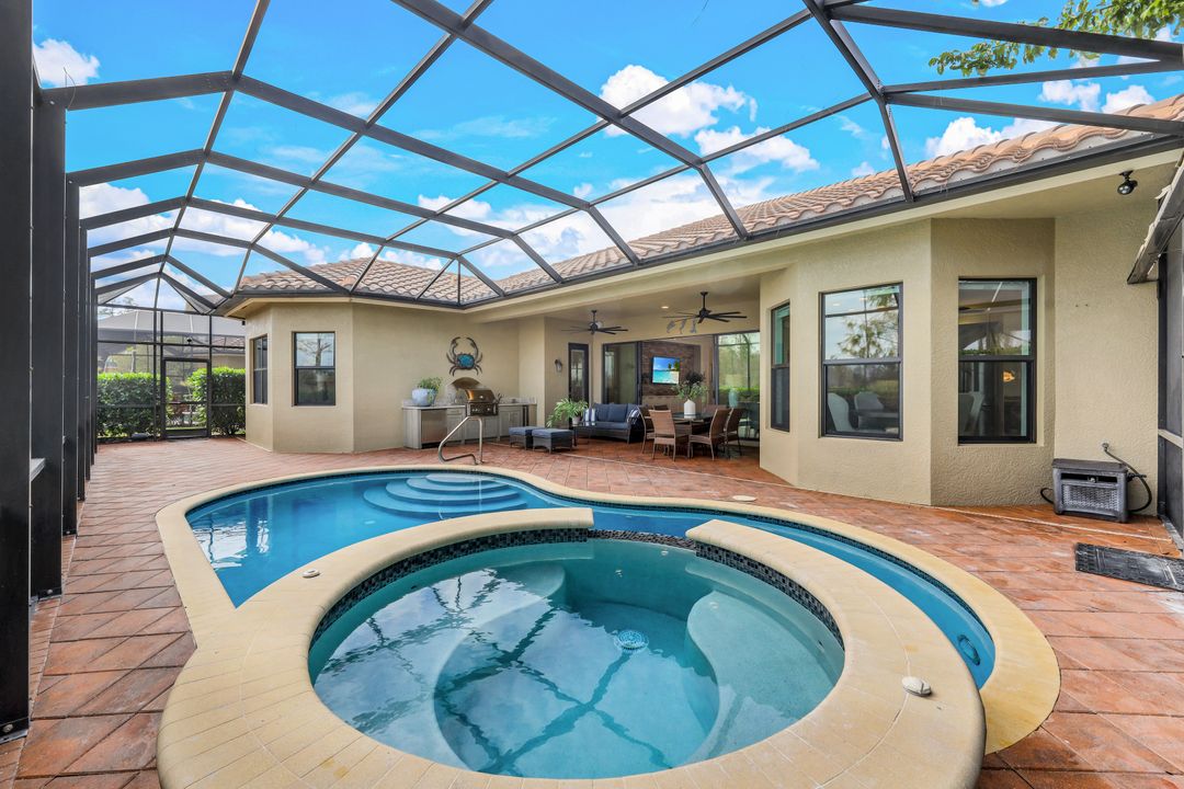 3284 Atlantic Cir, Naples, FL 34119