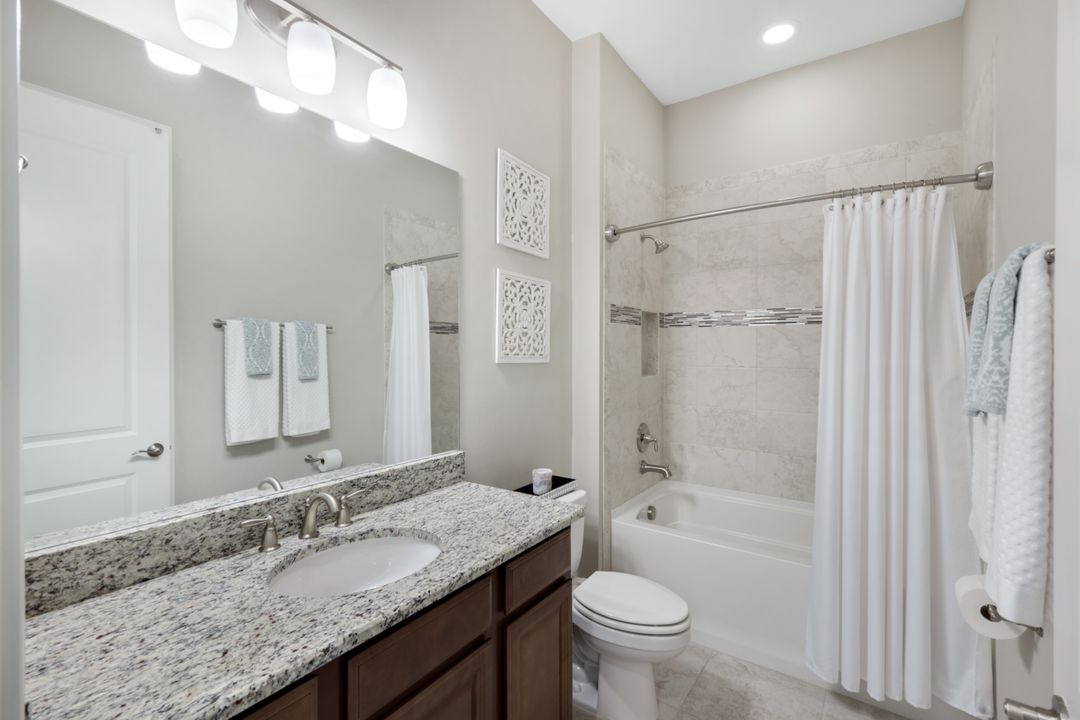 9436 Livorno Ct, Naples, FL 34119