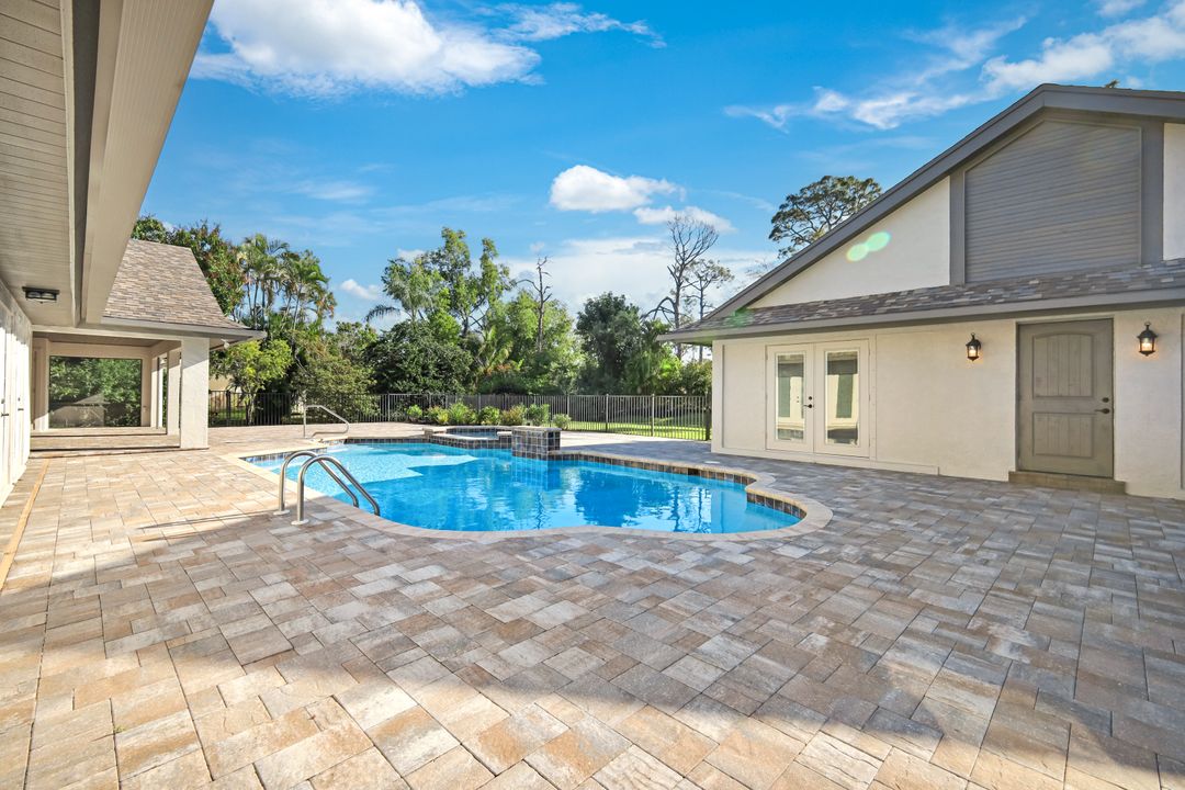 13523 Pine Villa Ln, Fort Myers, FL 33912