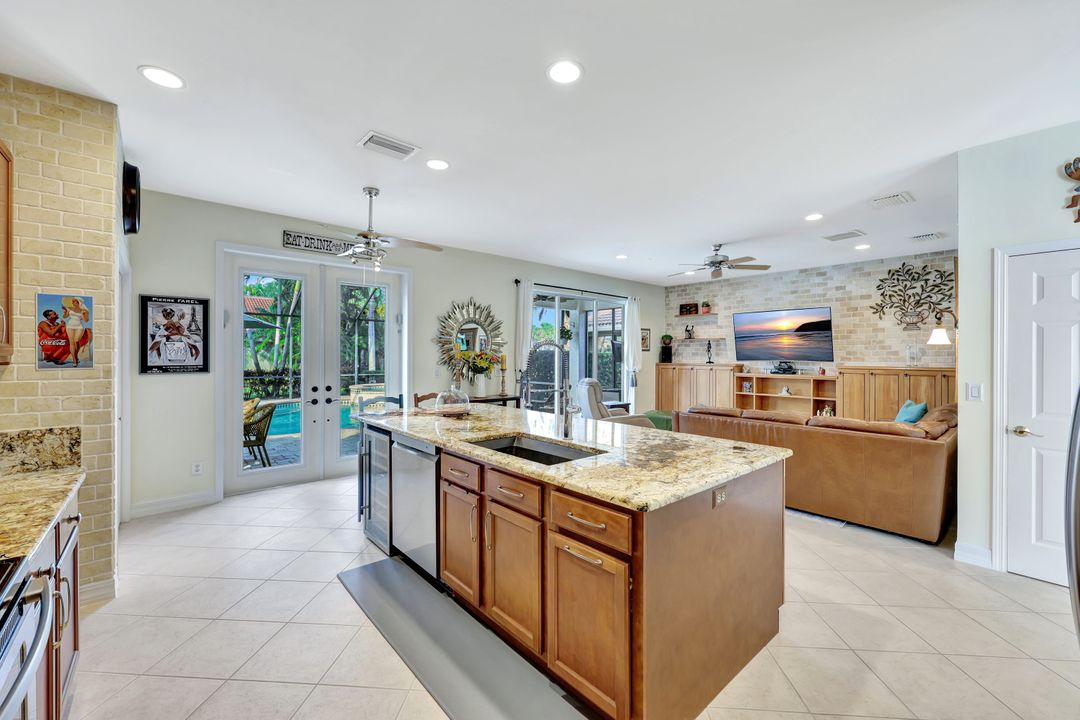 1614 Triangle Palm Terrace, Naples, FL 34119