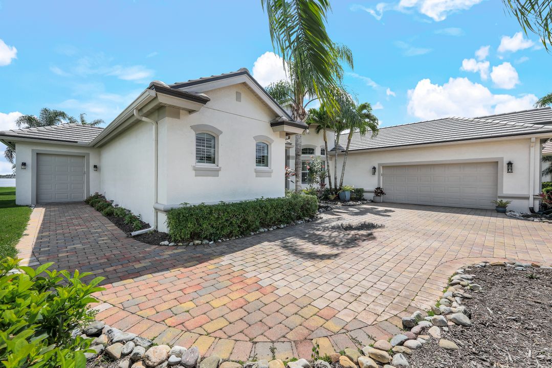 9406 Copper Canyon Ct, Naples, FL 34120