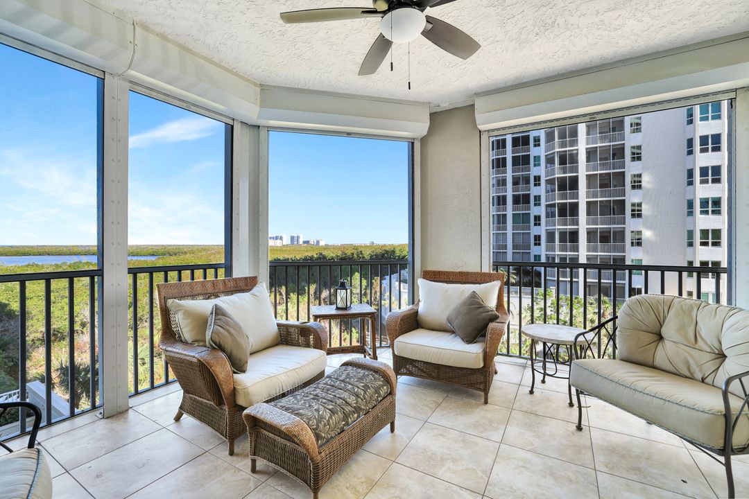 295 Grande Way #306, Naples, FL 34110