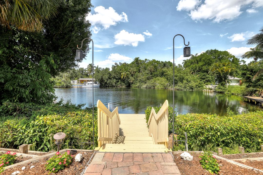 165 Lagoon Dr, Fort Myers, FL 33905