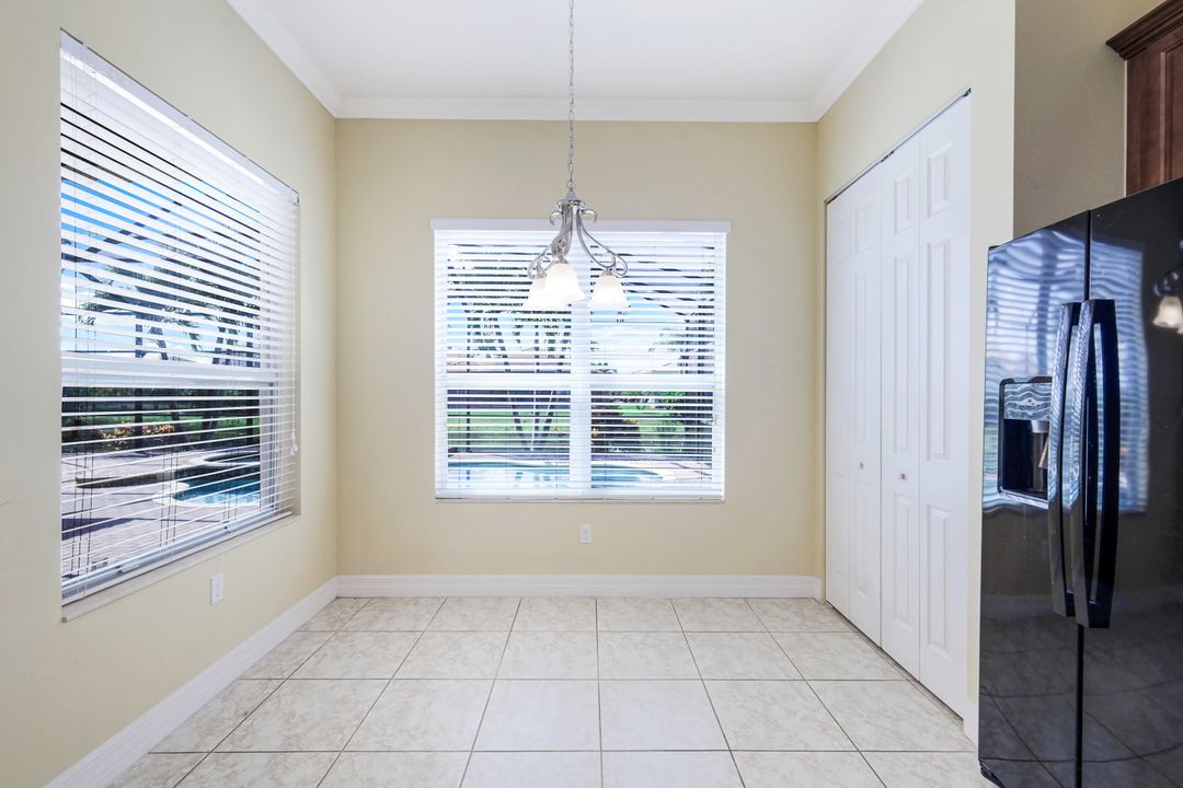 6592 Marbella Ln, Naples, FL 34105