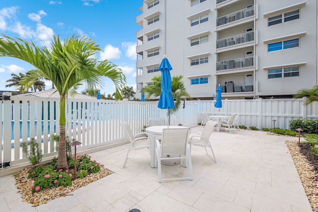 2011 Gulf Shore Blvd N #26, Naples, FL 34102