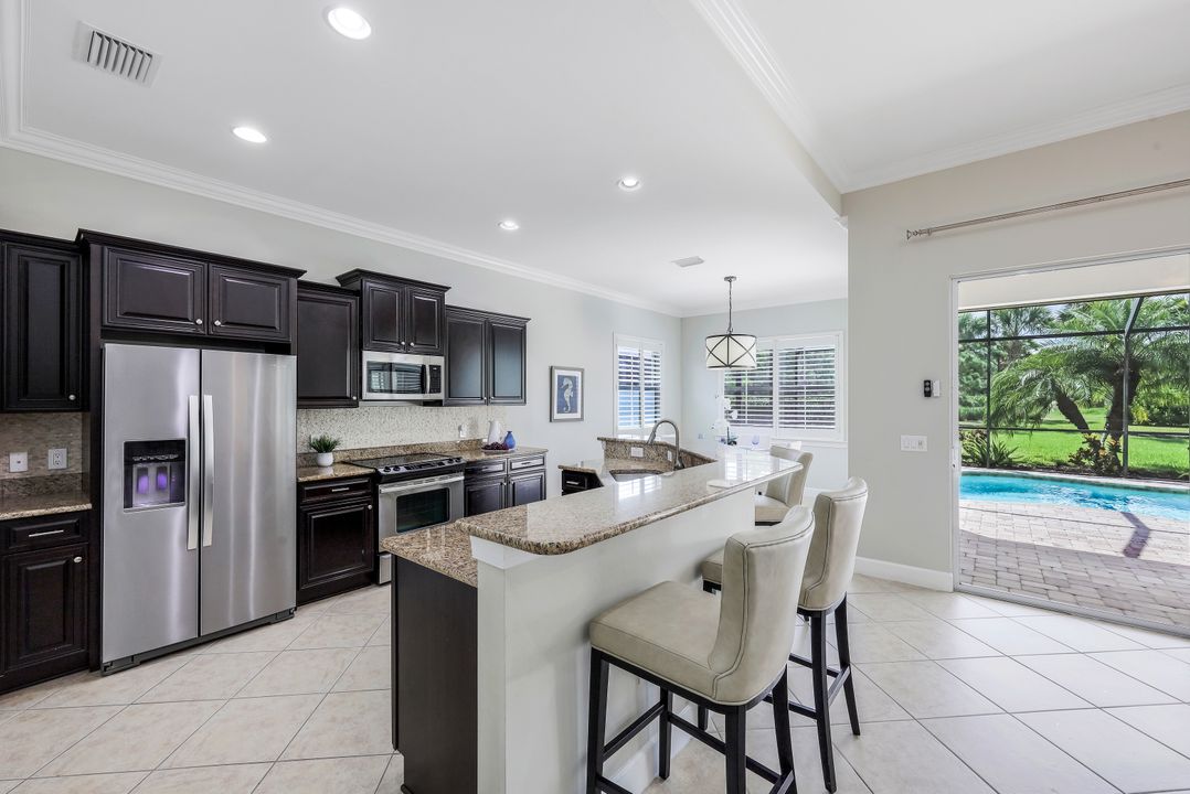 9062 Limestone Ln, Naples, FL 34120