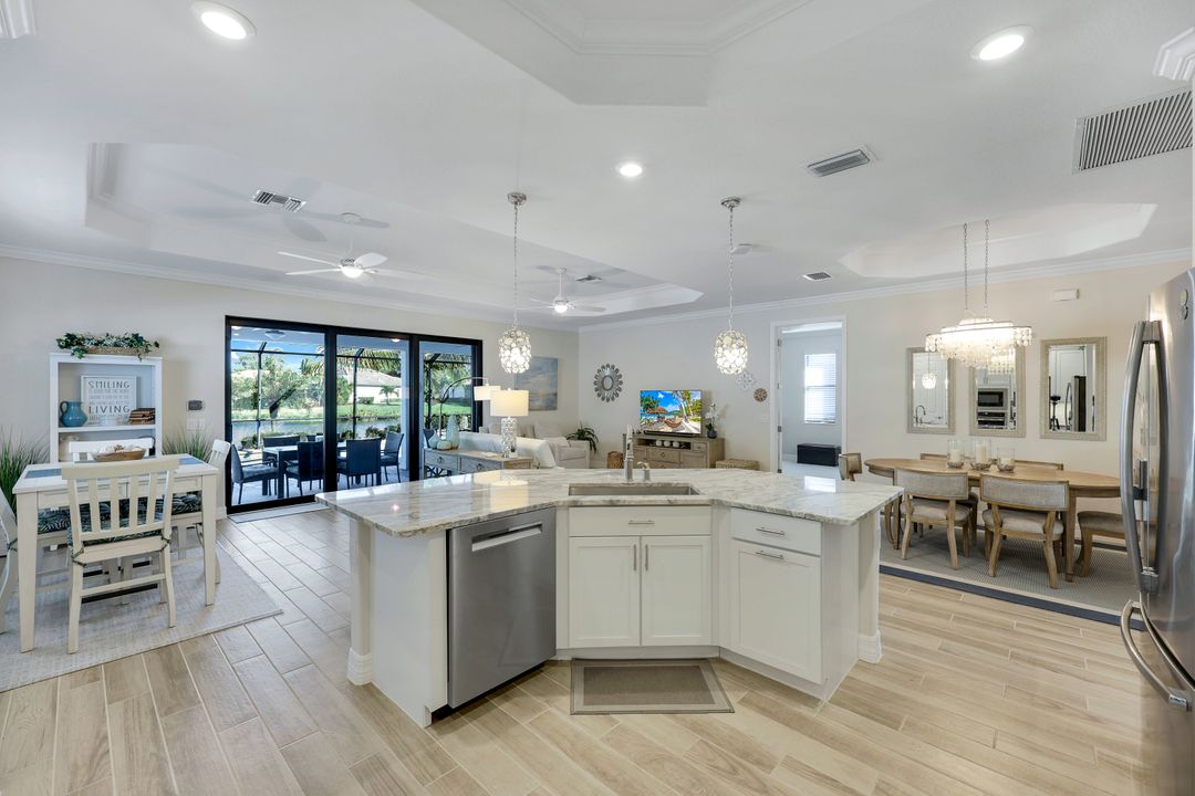 1862 Mustique St, Naples, FL 34120