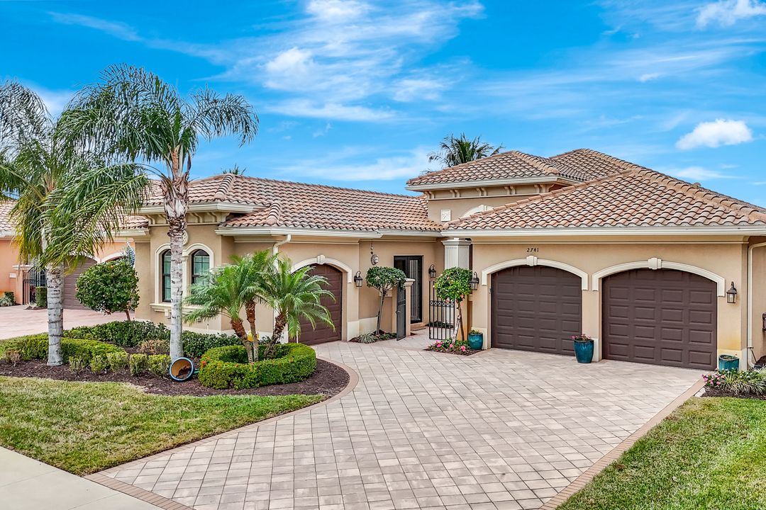 2741 Crystal Way, Naples, FL 34119