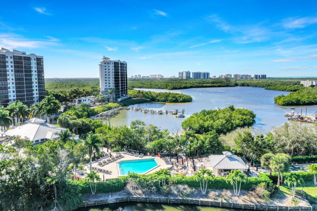 675 Wiggins Lake Dr #101, Naples, FL 34110