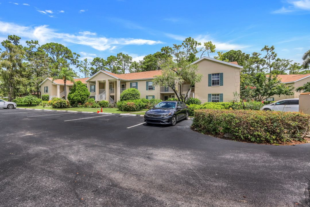 1704 Kings Lake Blvd #106, Naples, FL 34112