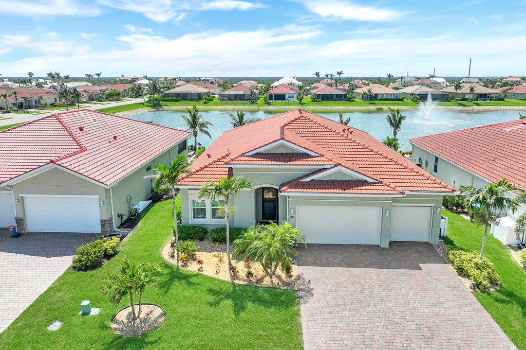 2892 Sunset Pointe Cir, Cape Coral, FL 33914