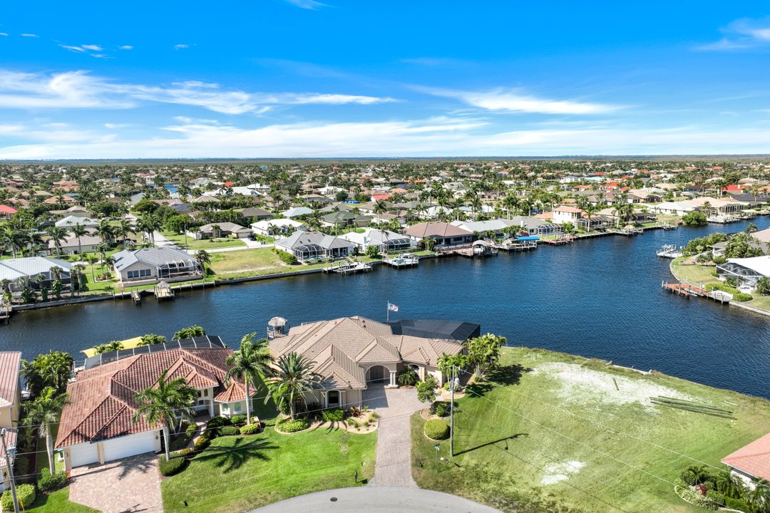 2216 SW 49th St, Cape Coral, FL 33914