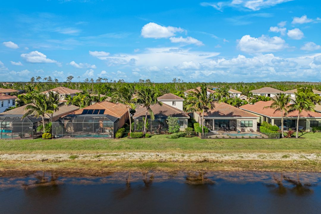 2863 Cinnamon Bay Cir, Naples, FL 34119