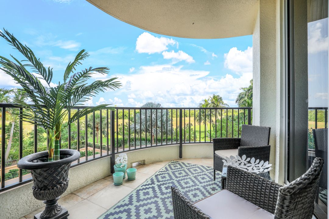 1050 Borghese Ln #206, Naples, FL 34114