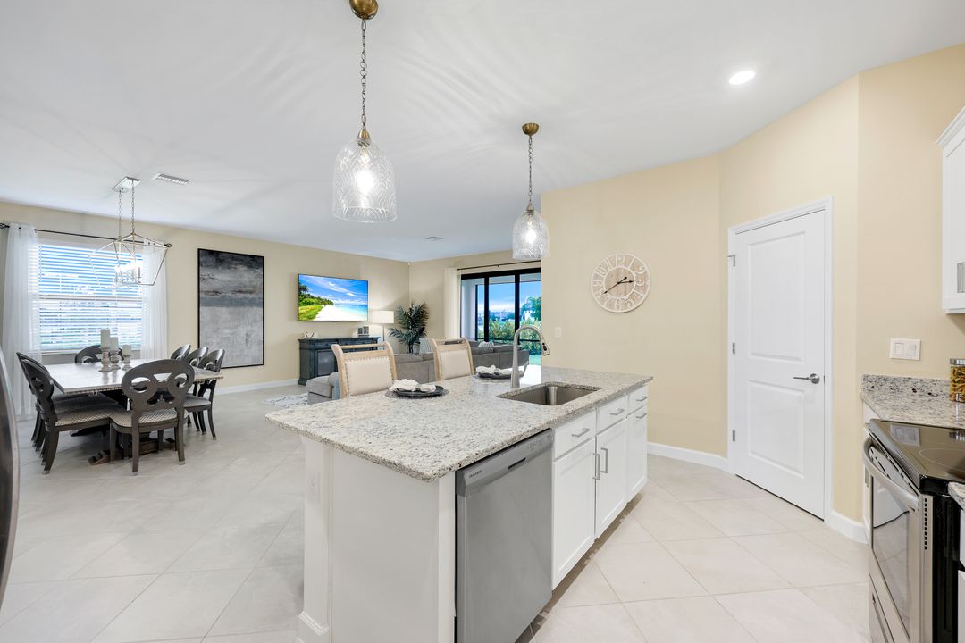 13931 Hunter Oak Dr, Fort Myers, FL 33913