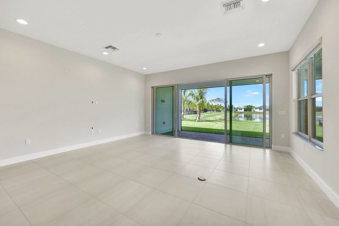 12219 Lotus Ave, Naples, FL 34120