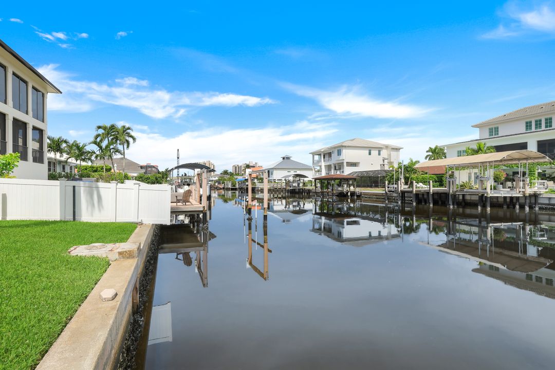 373 Egret Ave, Naples, FL 34108