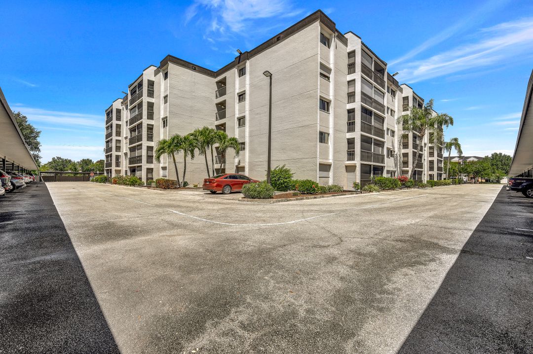 2121 Collier Ave #215, Fort Myers, FL 33901