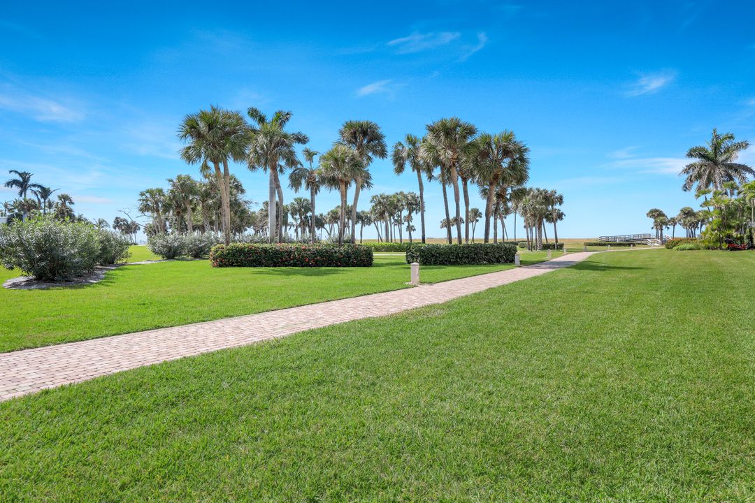 4400 Gulf Shore Blvd N #406, Naples, FL 34103