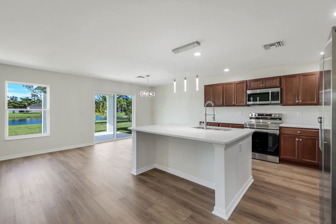 19413 Mossy Ledge Terrace, Lehigh Acres, FL 33936