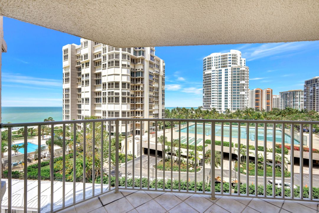 4041 Gulf Shore Blvd N #503, Naples, FL 34103