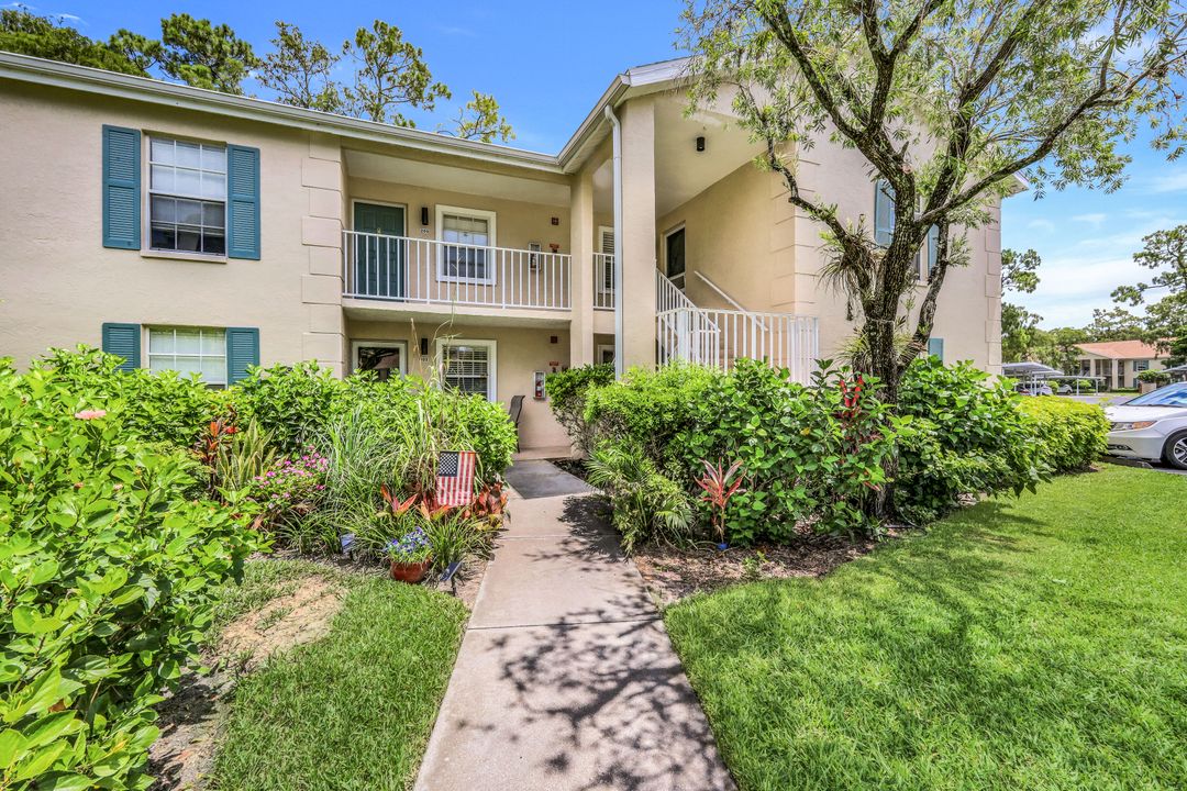 1704 Kings Lake Blvd #106, Naples, FL 34112