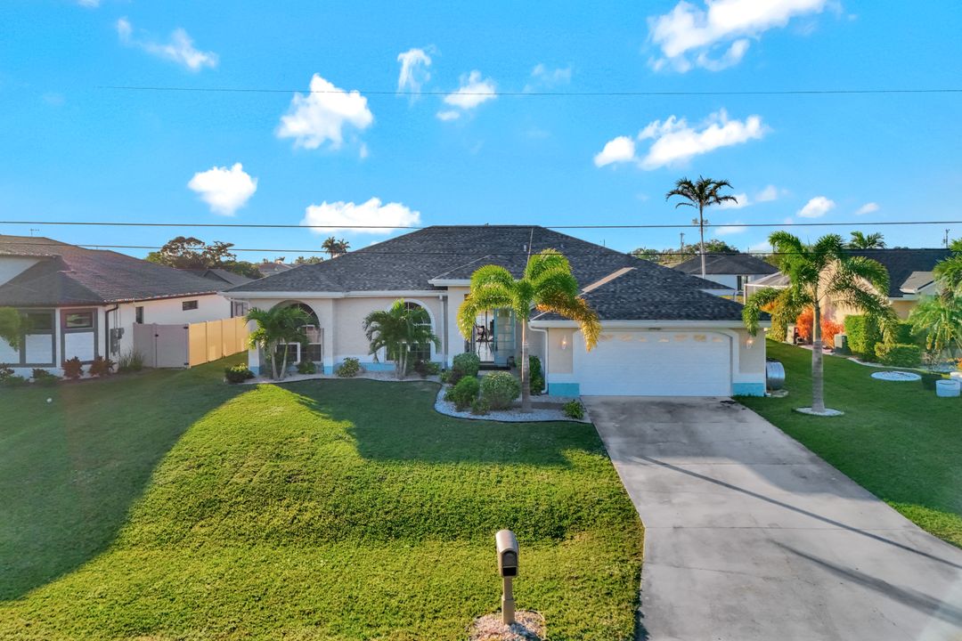 306 SE 15th Pl, Cape Coral, FL 33990