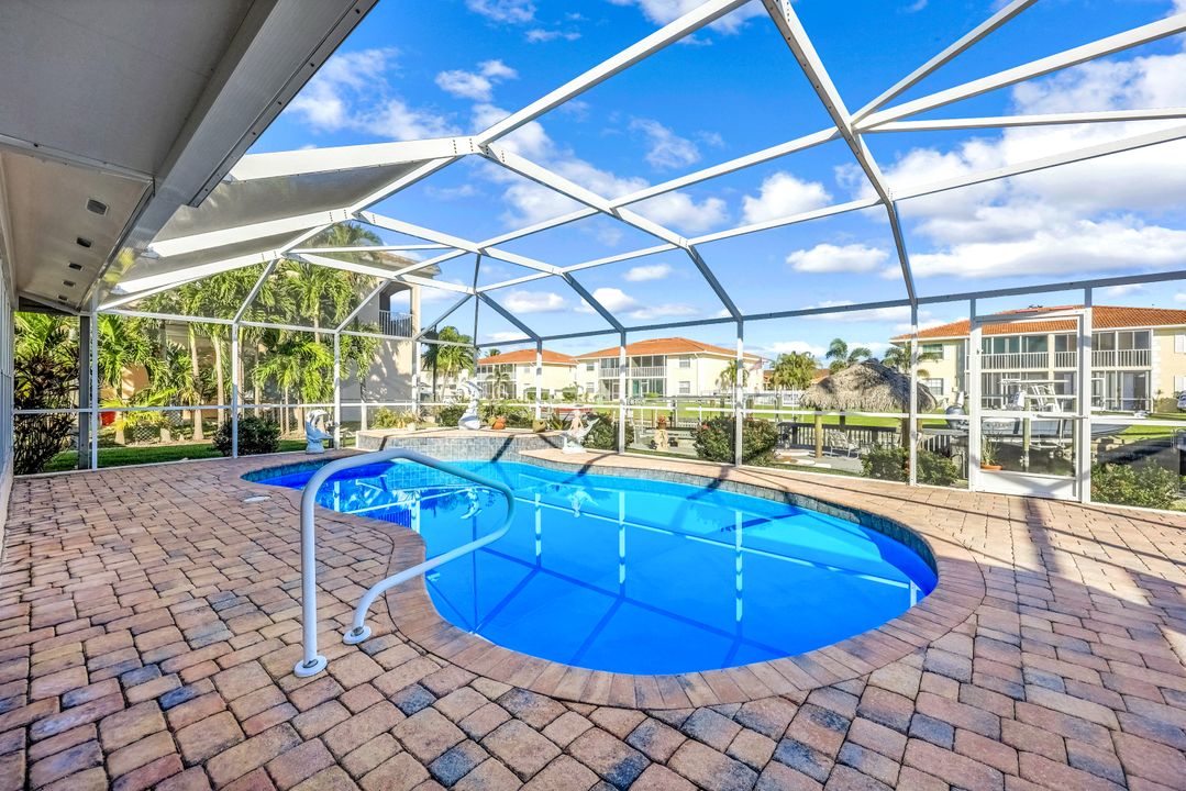 5113 Atlantic Ct, Cape Coral, FL 33904