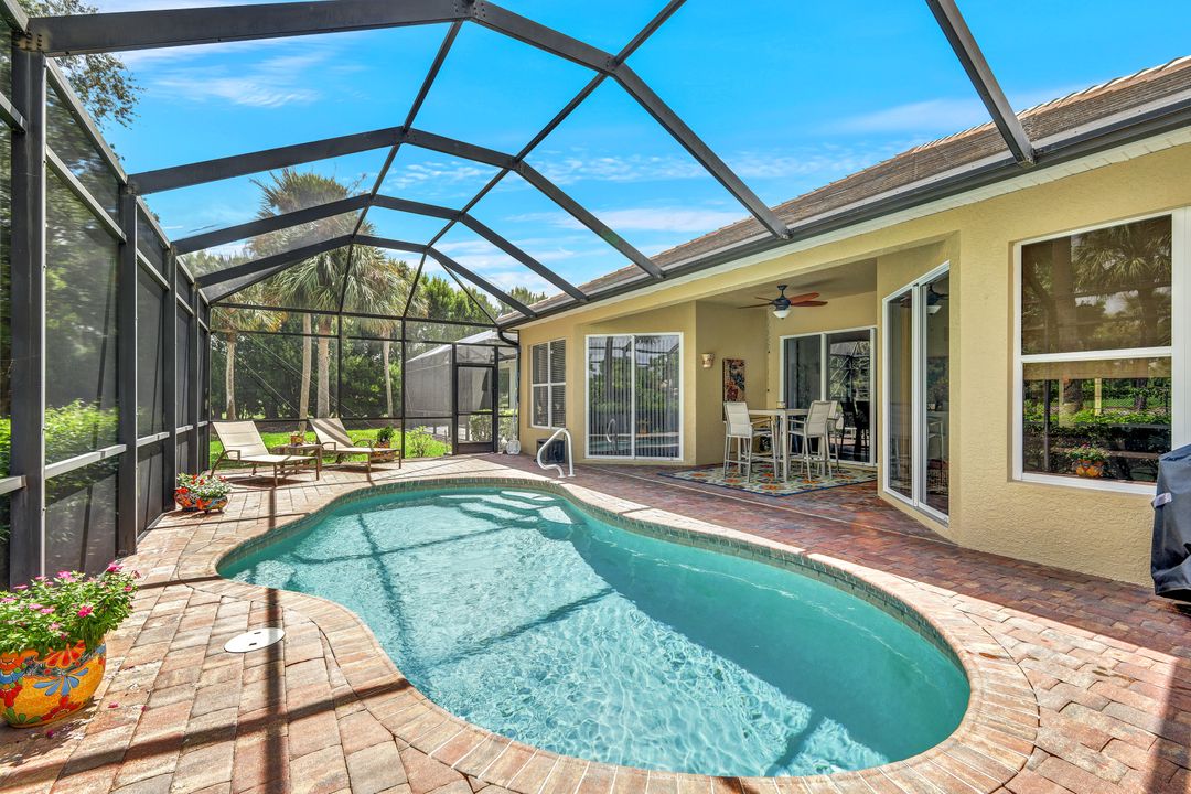 6128 Manchester Pl, Naples, FL 34110