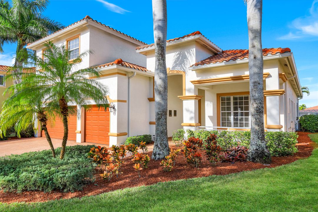 1747 Sarazen Pl, Naples, FL 34120