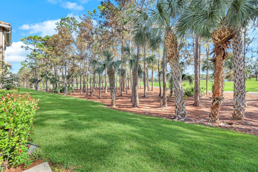 8575 Danbury Blvd #104, Naples, FL 34120