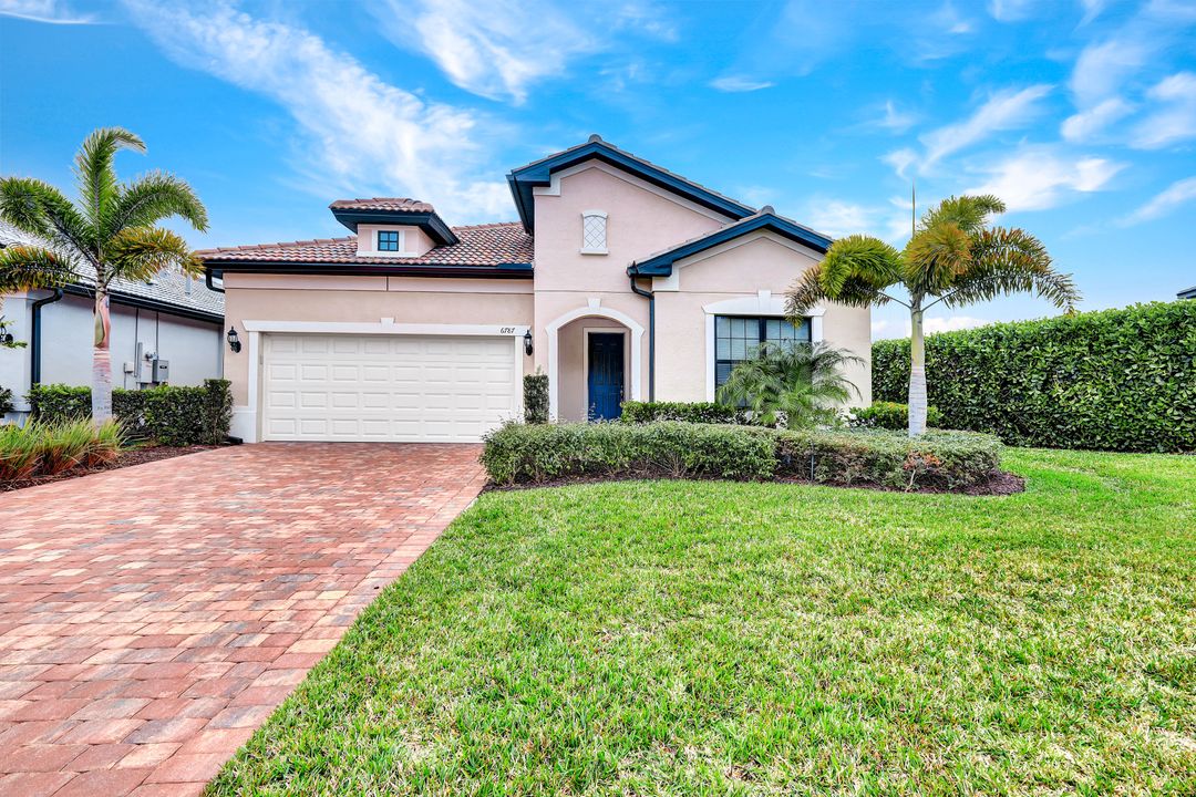 6787 Winding Cypress Dr, Naples, FL 34114