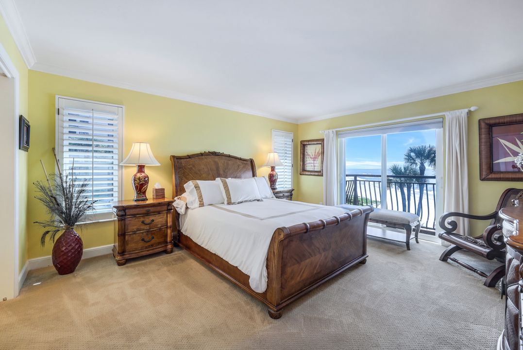 3333 Gulf Shore Blvd N #2, Naples, FL 34103