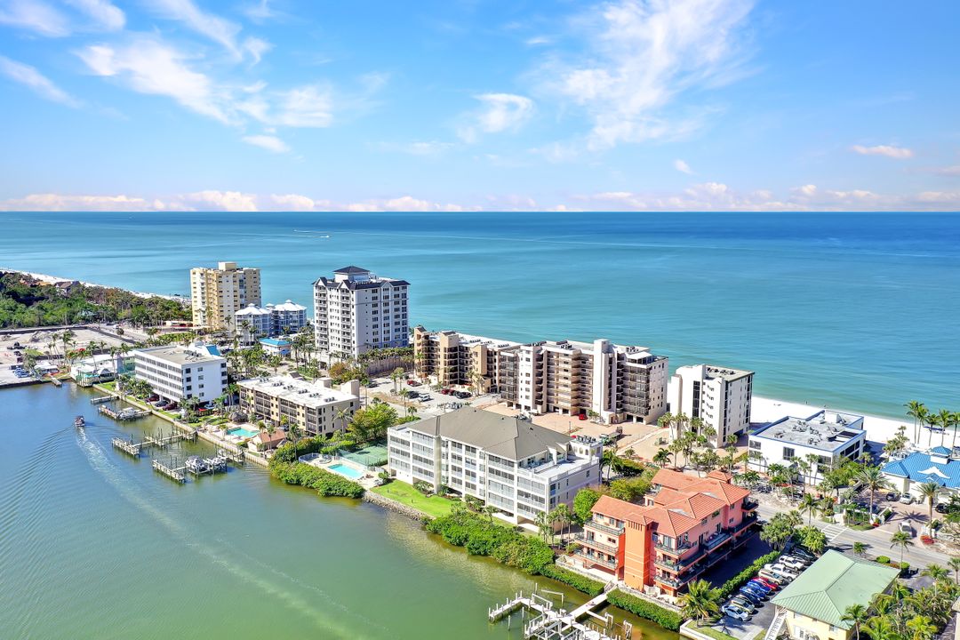 9380 Gulf Shore Dr #401, Naples, FL 34108