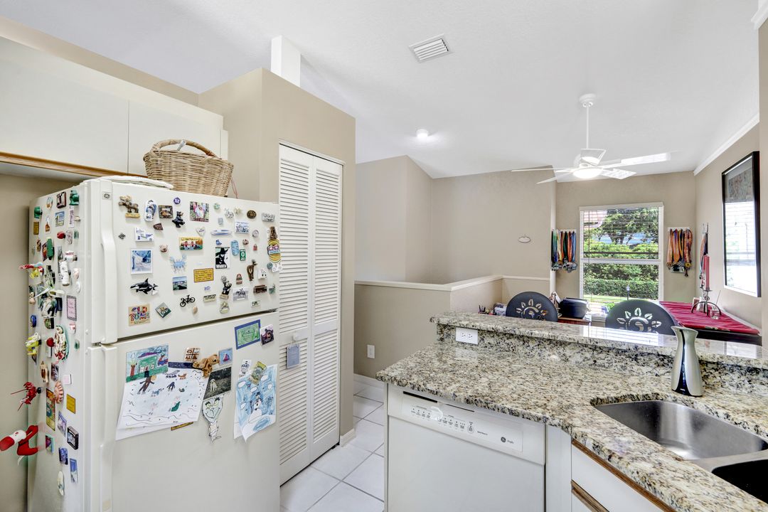 410 Emerald Bay Cir #D5, Naples, FL 34110