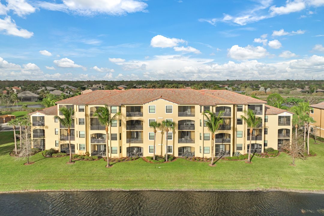 9727 Acqua Ct #432, Naples, FL 34113