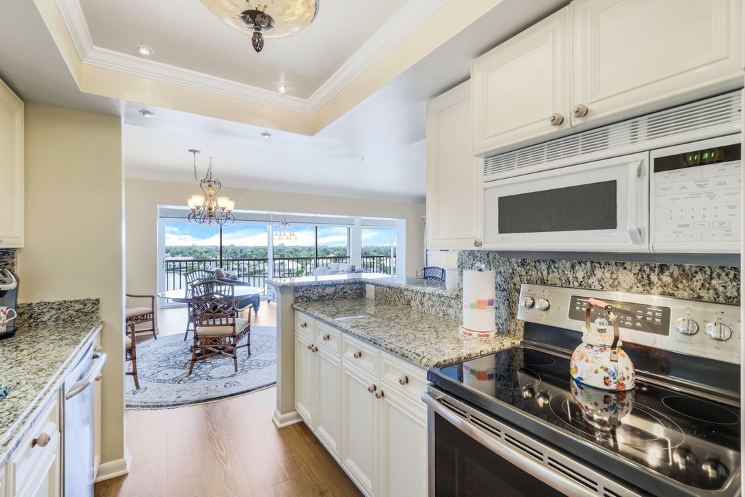 2750 Gulf Shore Blvd N #702, Naples, FL 34103