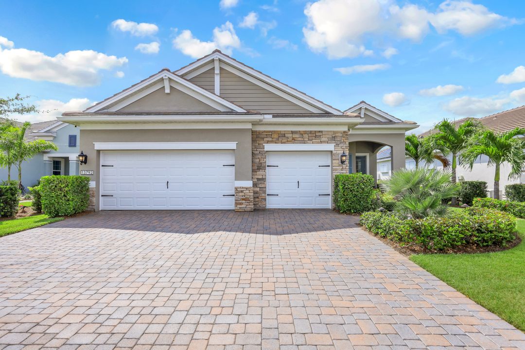 13792 Woodhaven Cir, Fort Myers, FL 33905