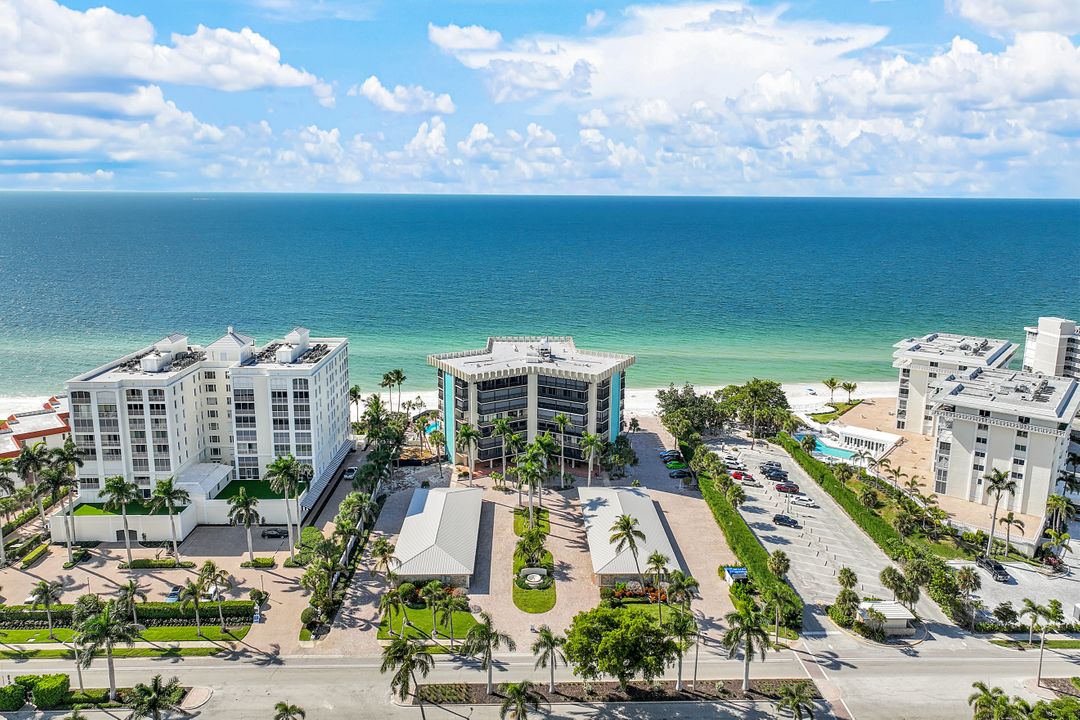 3399 Gulf Shore Blvd N #607, Naples, FL 34103