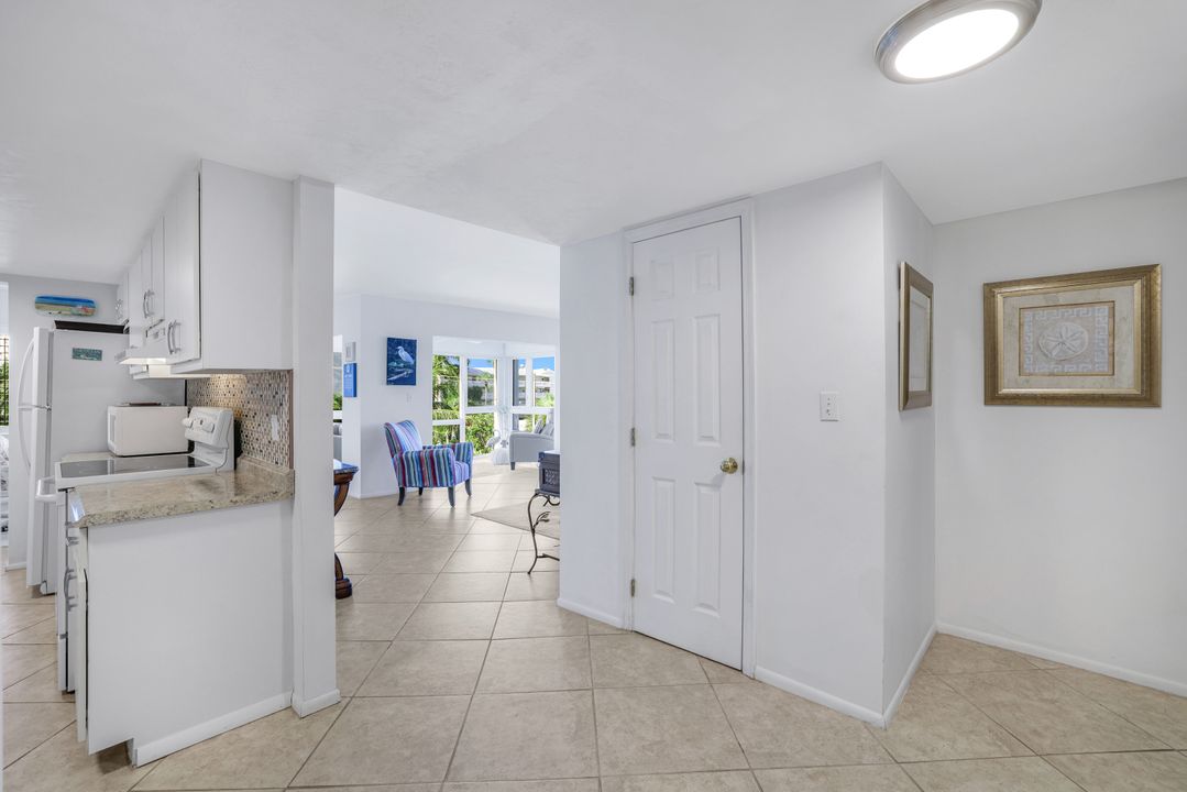 1930 Gulf Shore Blvd N #B302, Naples, FL 34102