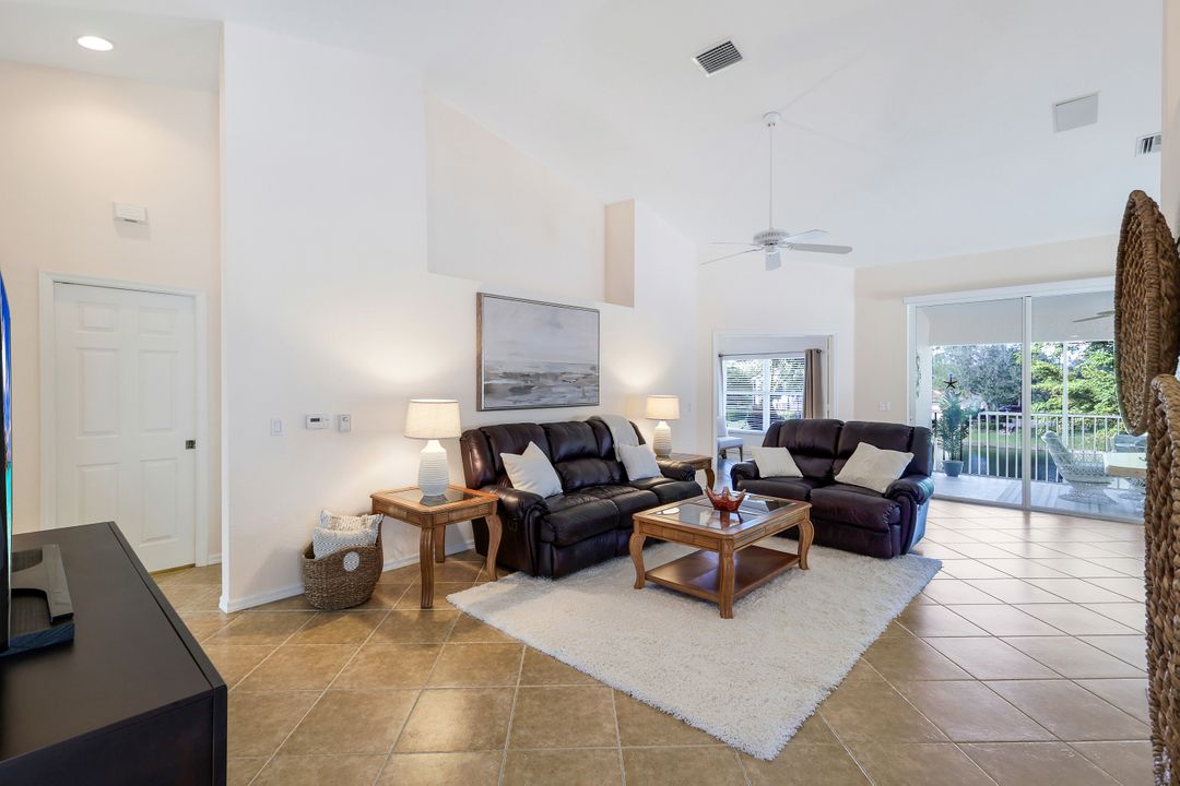 5645 Northboro Dr #202, Naples, FL 34110