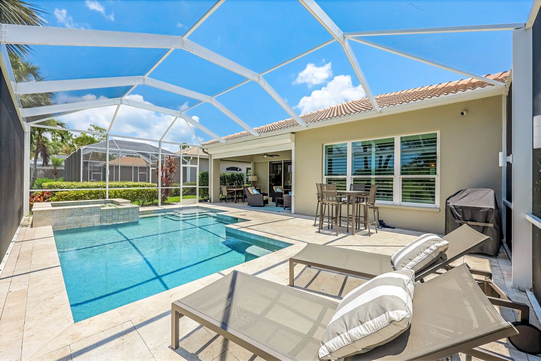 8373 Gleneagle Way, Naples, FL 34120