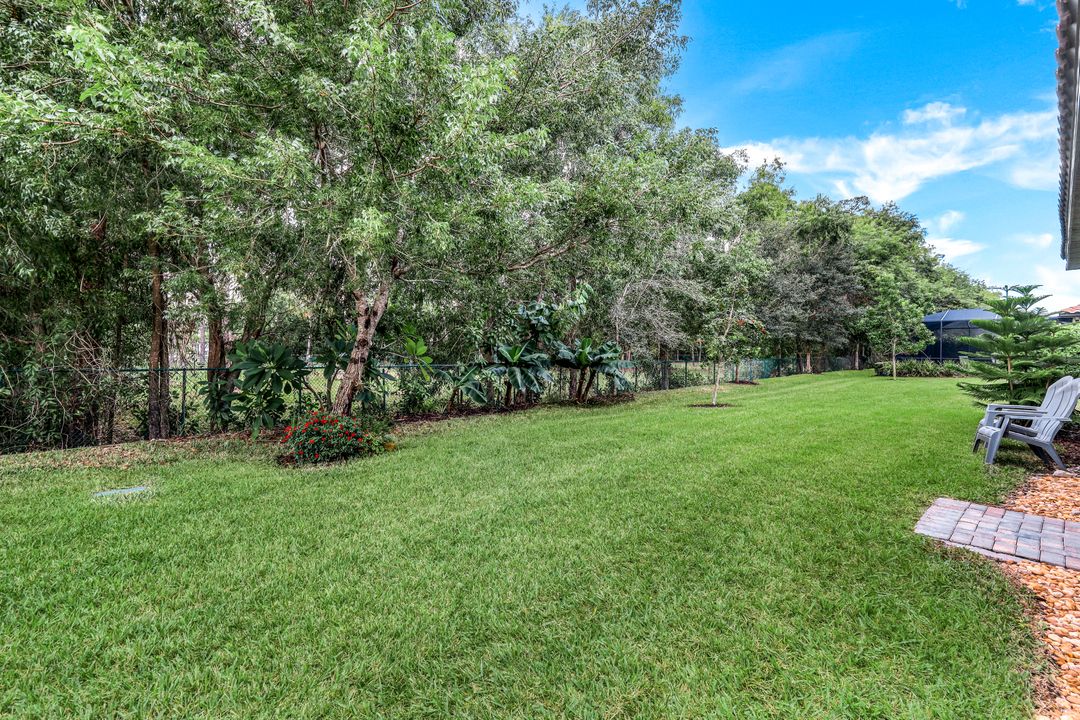 9431 Foxglove Ln, Naples, FL 34120