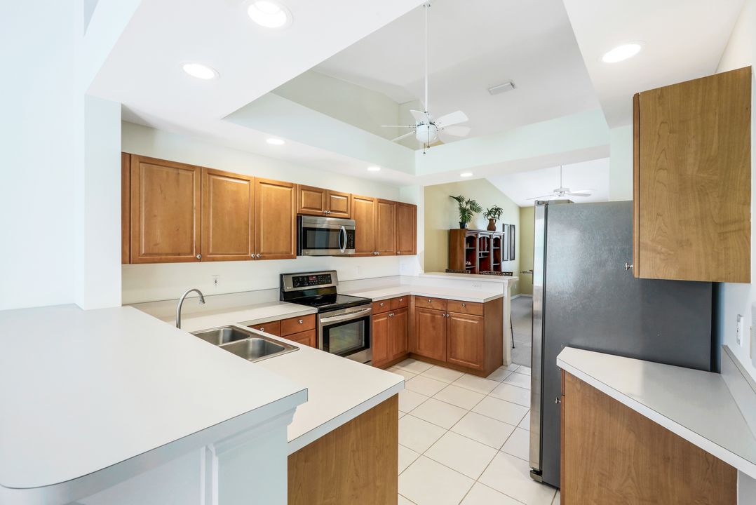 3595 Laurel Greens Ln N #202, Naples, FL 34119